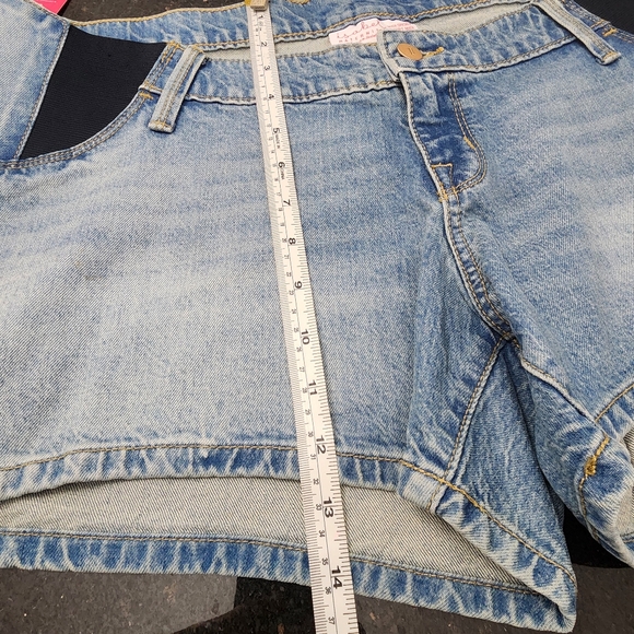 ISABEL MATERNITY by Ingrid & Isabel Grow With You Blue Midi Shorts. Size:10 - Picture 10 of 12